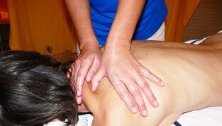 Сеанс масажу пры астэахандрозе шыйнага аддзела хрыбетніка